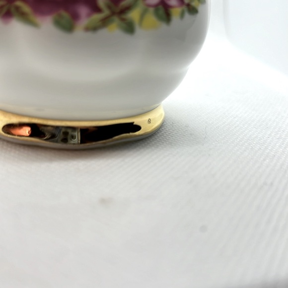 ROYAL ALBERT MUG 25th ANNIVERSARY A CELEBRATION OF THE OLD COUNTRY ROSES GARDEN - Picture 7 of 12